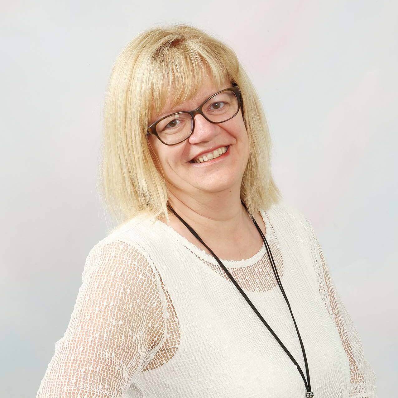 mag. Alenka Dermol